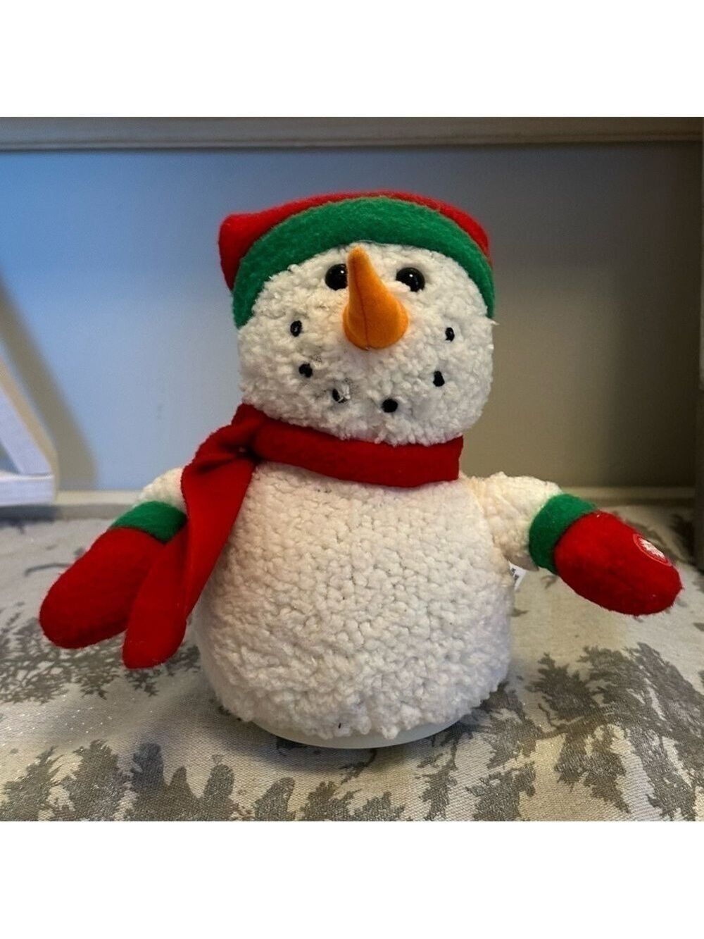 Animated Singing Snowman Plush – Christmas Holiday Musical Decoration
